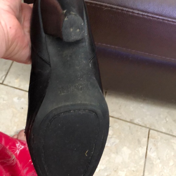 Preloved Kenneth Cole Reaction black pumps - Picture 5 of 7